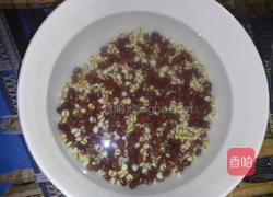 红豆薏米红枣粥的做法图解2