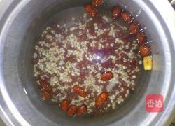 红豆薏米红枣粥的做法图解3