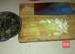 干煸小河虾的做法图解1