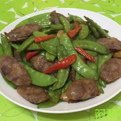 香肠炒荷兰豆的做法[图]