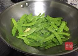 香肠炒荷兰豆的做法图解7