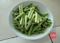 蒜苔鱿鱼丝的做法图解2