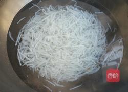 小银鱼炒鸡蛋的做法图解1