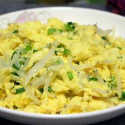 小银鱼炒鸡蛋的做法[图]