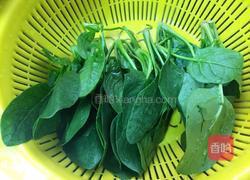 花蛤菠菜汤的做法图解2