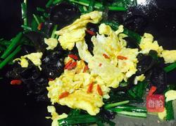 木耳韭菜炒鸡蛋的做法图解9