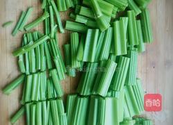 芹菜汁蝴蝶面的做法图解1