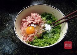 猪肉芹菜馅的做法图解5