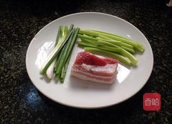 猪肉芹菜馅的做法图解1