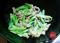 西芹炒肉的做法图解5