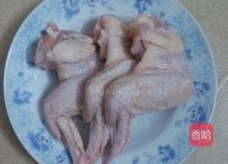 鸡翅炖蘑菇的做法图解1