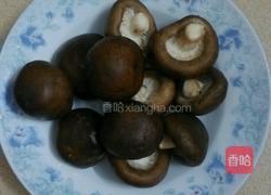 鸡翅炖蘑菇的做法图解3