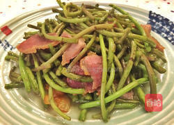 野生藜蒿炒腊肉的做法图解9