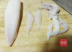 青瓜炒鲜鱿的做法图解2
