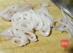 青瓜炒鲜鱿的做法图解3