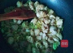 鸡肉炒滑子蘑的做法图解6