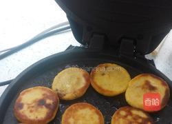 紫薯，蛋黄，枣泥玉米面饼！的做法图解8