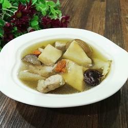 响螺片淮山枸杞汤的做法[图]