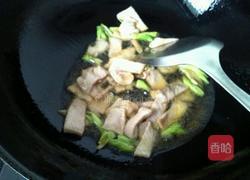 青蒜炒肉片的做法图解2