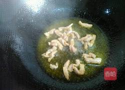 荸荠炒肉丝的做法图解3