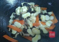 荸荠炒肉丝的做法图解7