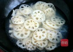 凉拌麻辣藕片的做法图解1