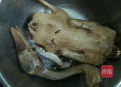 花生炒鸭的做法图解1