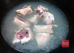 祛湿猪骨汤的做法图解2