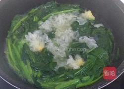菠菜花生米银耳的做法图解1