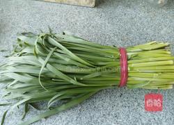 韭菜鸡蛋虾仁饺子的做法图解2