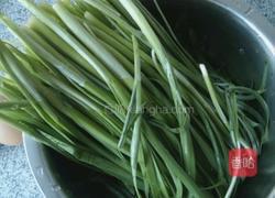 韭菜鸡蛋虾仁饺子的做法图解5
