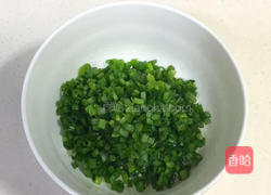 葱香咸桃酥的做法图解1