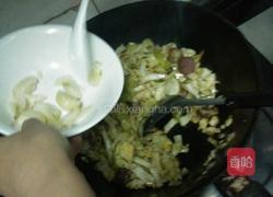 腊肠茴子白的做法图解4