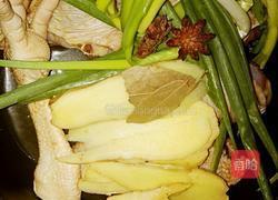 红枣枸杞野蘑菇老母鸡汤的做法图解4