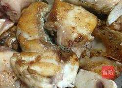 鱼🐠头焖萝卜的做法图解3