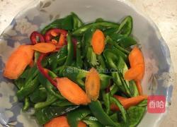 菠萝青椒炒龙利鱼块的做法图解1