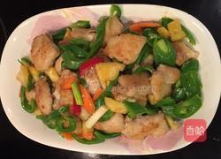 菠萝青椒炒龙利鱼块的做法图解5