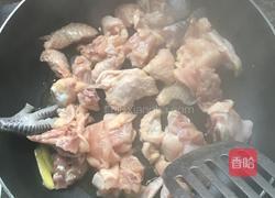 栗子焖鸡的做法图解2