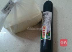 松花肠拌豆腐的做法图解1