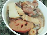 去湿良品莲藕海带淮山鱿鱼汤