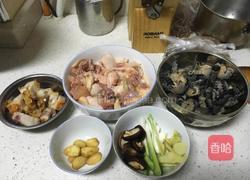 红烧蛇鸡煲的做法图解1