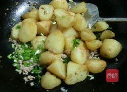 香煎土豆炒肉沫的做法图解10