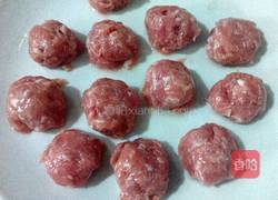 豆苗口蘑肉丸汤的做法图解4