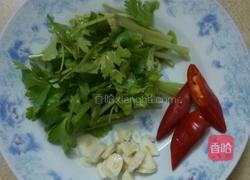 凉拌红白萝卜块的做法图解2