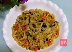 Illustration of how to make mushroom and oyster sauce noodles 10