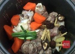 胡萝卜筒骨汤的做法图解5
