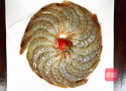 胡椒蒜香虾的做法图解1