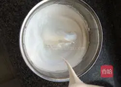 Illustration of how to make tiramisu finger biscuits 2