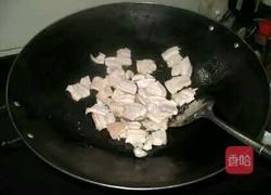 酸菜炖豆腐的做法图解2