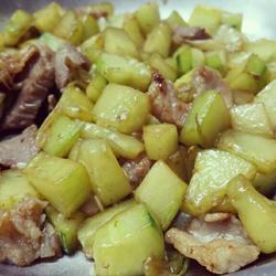 青瓜炒肉的做法[图]